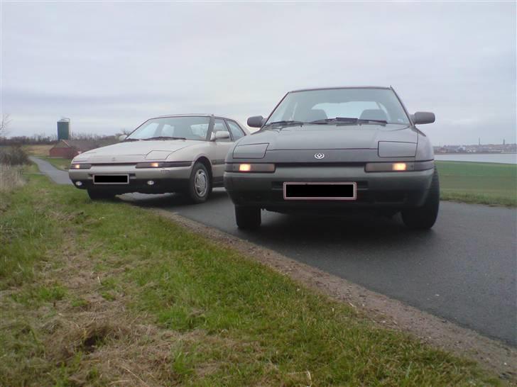 Mazda 323f - Kammi og min 323f :P billede 11