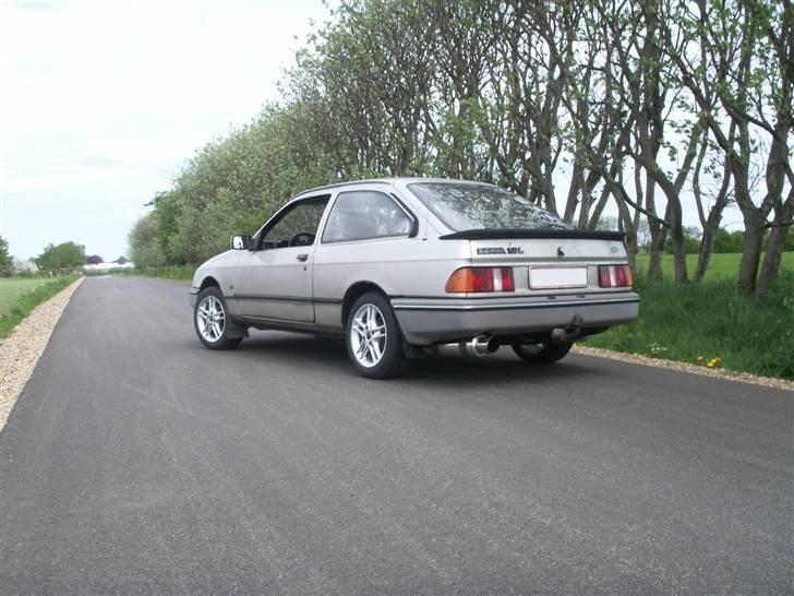 Ford Sierra 1.8 - Som den ser ud nu :) 13/5-08 billede 2