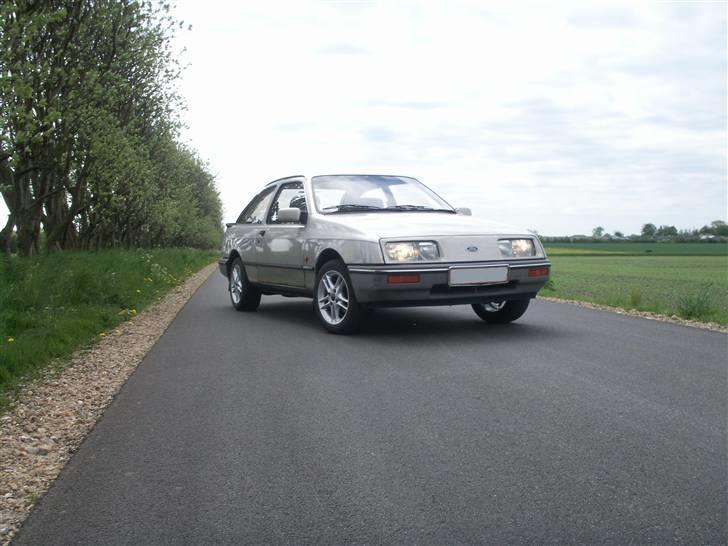 Ford Sierra 1.8 - Som den ser ud nu :) 13/5-08 billede 4