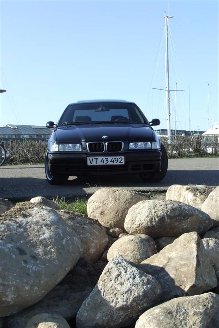 BMW 316 E36 *SOLGT* - Foto taget af: mig aka Martin :P billede 8