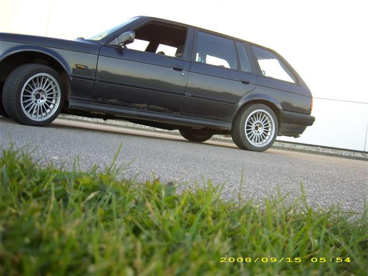 BMW 324 TD E30 touring Død billede 6