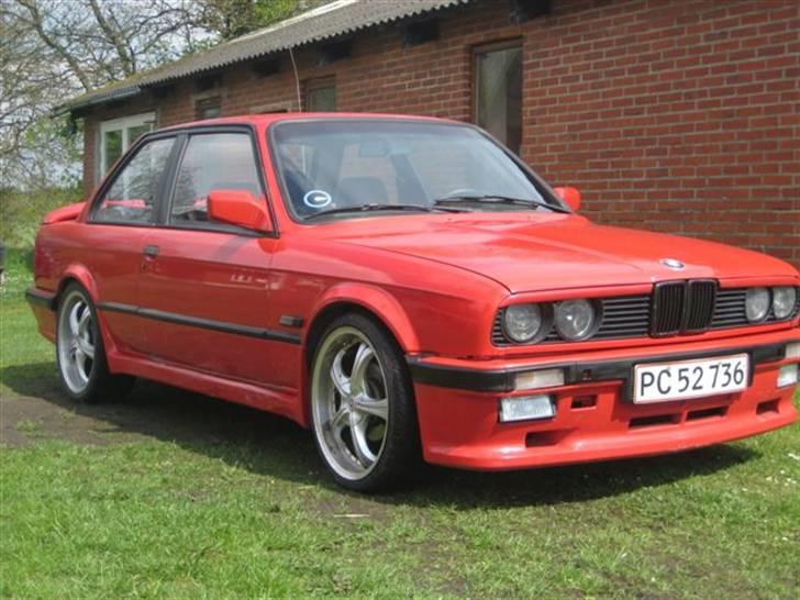 BMW 320i solgt billede 1