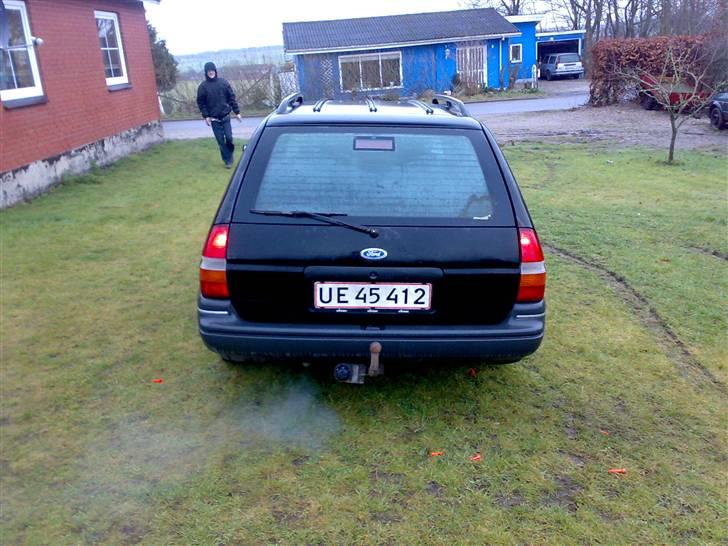 Ford Escort stc. 1.6 | SOLGT billede 3