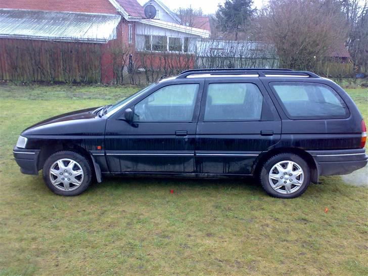 Ford Escort stc. 1.6 | SOLGT billede 4