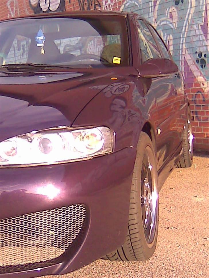 Opel Vectra. - Taget d. 11-4-08 billede 1