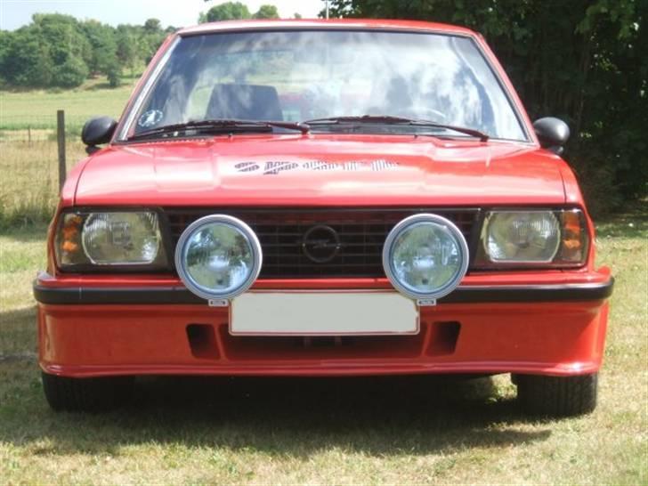 Opel Ascona B 2,0E (solgt) billede 1