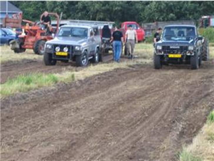 Nissan Patrol  - Det er fra bil træk i Tønder..   Jeg tabte desværre over min makker der køre i den til venstre billede 2