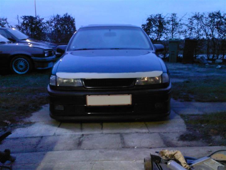 Opel Vectra A GT - Så fik jeg taget mig sammen til at lave onde øjne på den... billede 9