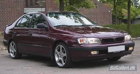 Toyota Carina E "SOLGT" billede 9