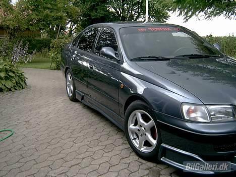 Toyota Carina E 1,6 xli   SOLGT billede 2