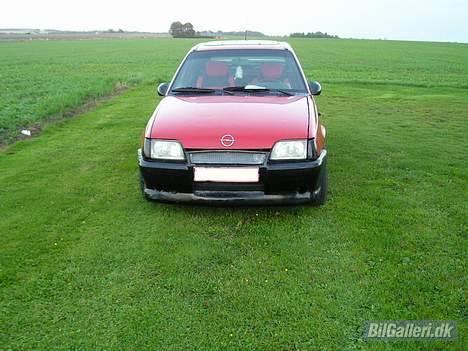 Opel Kadett E - motor død :-( - selv lavet kofangeren billede 1