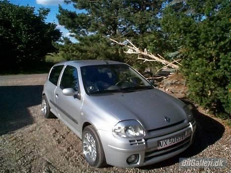Renault clio sport  - gaaammmelt billede da jeg lige havde fået den billede 3