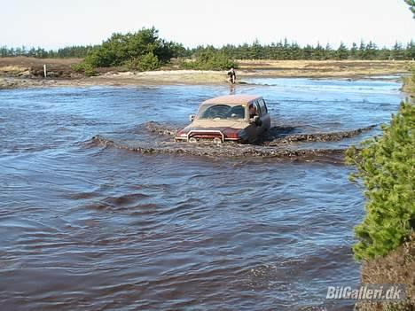 Toyota Landcruiser HJ60 *SOLGT* - ude at svømme i lille sø i oksbøl billede 8