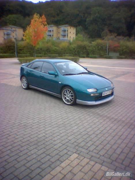 Mazda 323F 1,5  billede 2