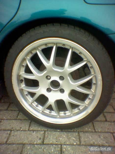 Mazda 323F 1,5  billede 4