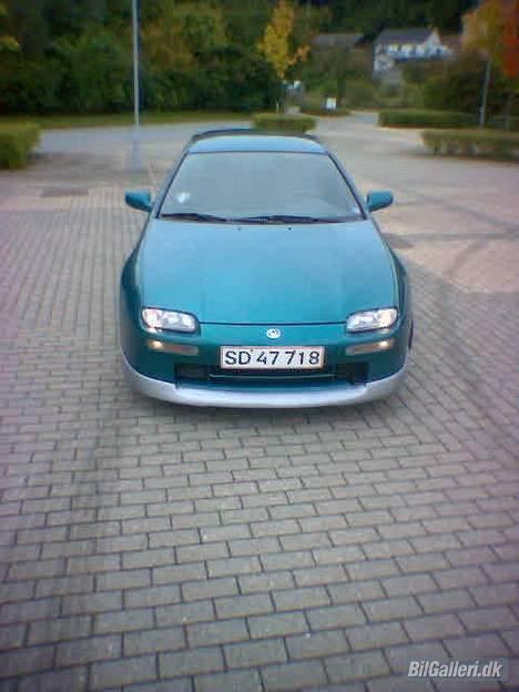 Mazda 323F 1,5  billede 5