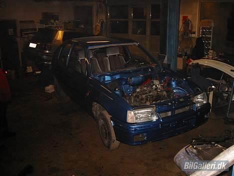 Opel kadett e - det var så sent lørdag aften hvor den blev samlet fuck jeg var ved at være træt ,,,, billede 2