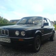 BMW 320i e30
