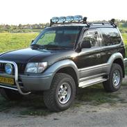 Toyota landcruiser gx90