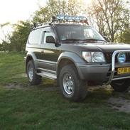 Toyota landcruiser gx90