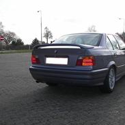 BMW e36 sedan