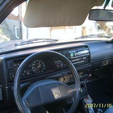 VW Golf 1,8. Solgt