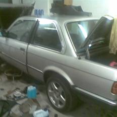 BMW 320i "skrottet"