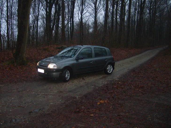 Renault Clio II 1,2 solgt billede 2