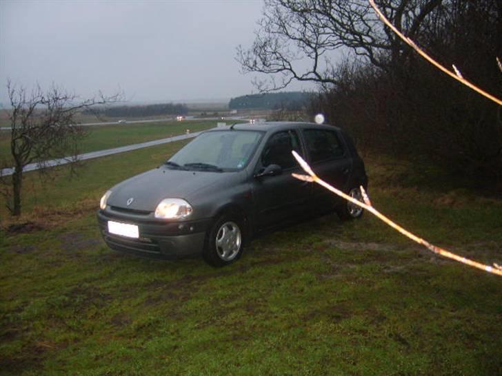 Renault Clio II 1,2 solgt billede 3