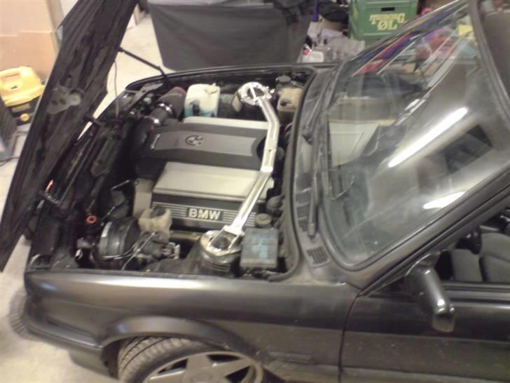 BMW E30 - V8  billede 4