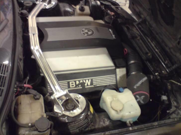 BMW E30 - V8  billede 5