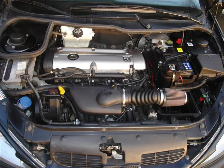 Peugeot 206 GTi - Motoren som yder ca 140 Hk billede 3