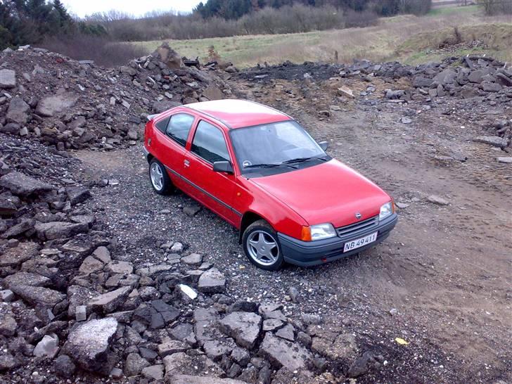 Opel Kadett(Stjålet og brændt) - Nypoleret :) billede 1