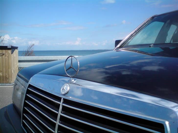 Mercedes Benz 190E SOLGT - avantgarde grill og fin lille stjerne billede 5