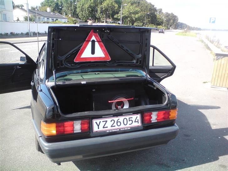 Mercedes Benz 190E SOLGT - trunk billede 6