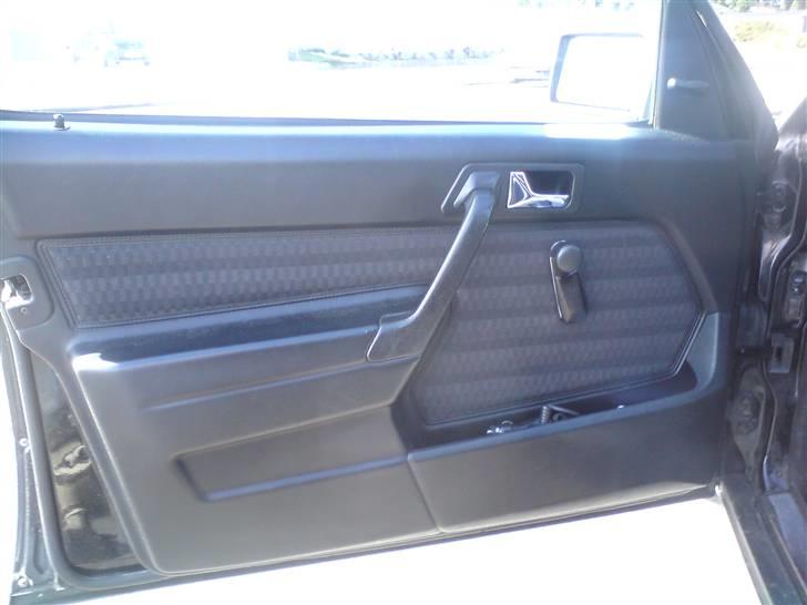 Mercedes Benz 190E SOLGT - det sq en dør billede 14