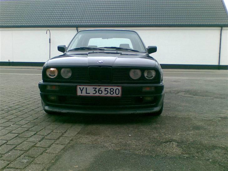BMW E30 320i billede 3