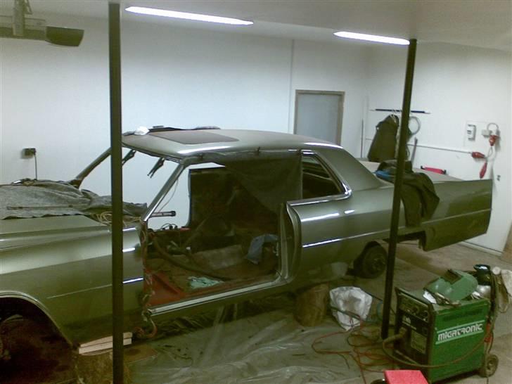 Cadillac coupe dé ville - Så er jeg godt igang med at lave rust. Blir fedt at blive færdig så jeg kan komme igang med motoren!!!!!!!!! billede 9