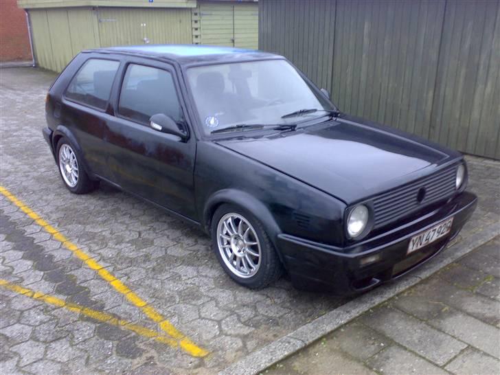 VW Golf 2 1.8 8v GTi - Solgt - Døren malede min kammerat det blev satme noget værre lort.  billede 3