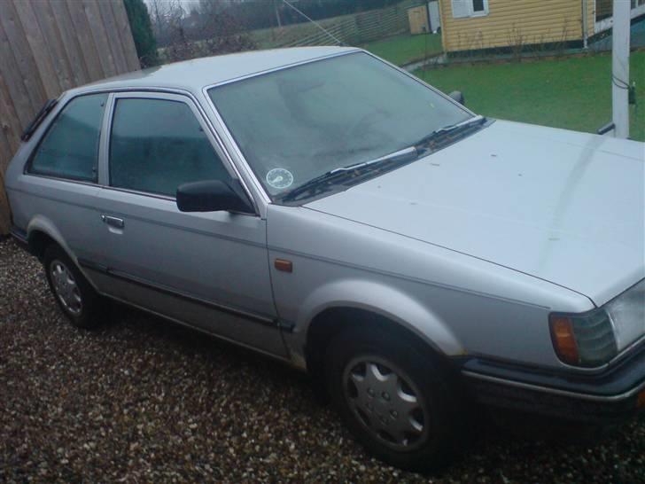 Mazda 323 LX 1.3 solgt billede 1