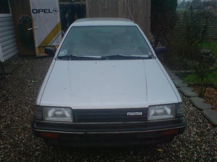 Mazda 323 LX 1.3 solgt billede 2