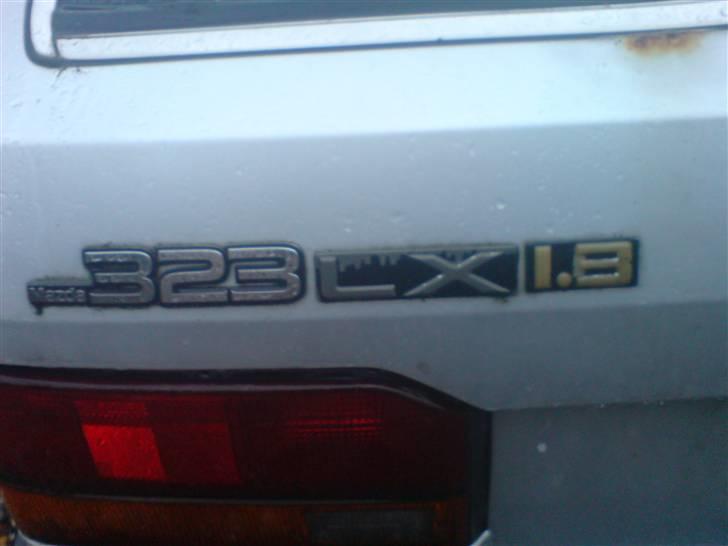 Mazda 323 LX 1.3 solgt billede 4