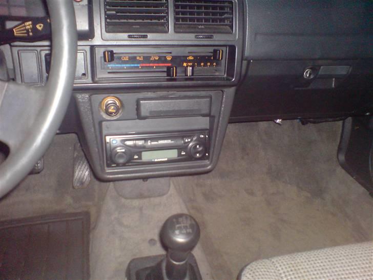 Mazda 323 LX 1.3 solgt billede 9