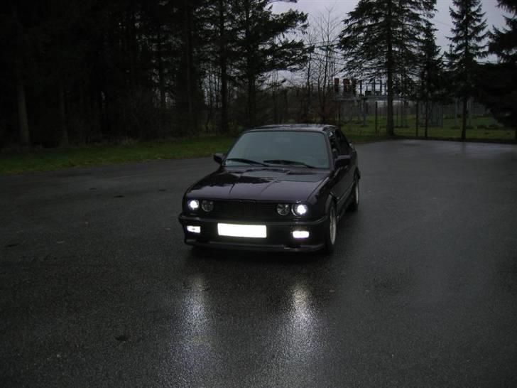 BMW E30 325i - SOLGT - billede 2