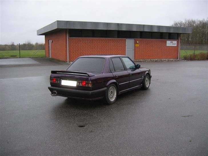 BMW E30 325i - SOLGT - billede 6