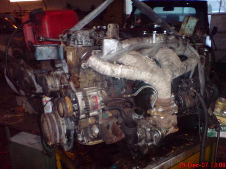 Nissan Patrol  - Det er så den motor der sidder i den nu. Det er lidt endringer billede 10