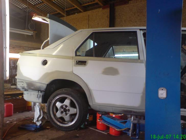 Alfa Romeo 75 - man kan blive ved billede 6