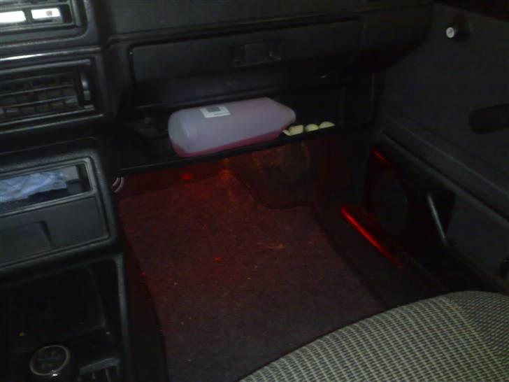 VW Golf 2 1.6 1983  *SOLGT*  - Rød Lys billede 16