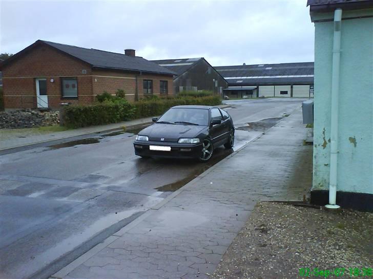Honda CRX 1,6 16V - Næsten lige sat de nye sommerhjul på. Billedet er taget med org lygter. Billeder med angel eyes og fælgene kommer snart. billede 10
