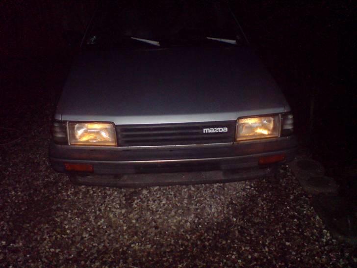 Mazda 323 LX 1.3 solgt billede 11